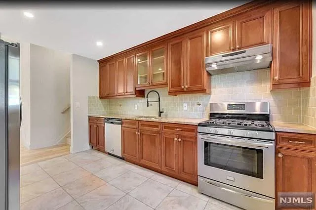 22 Greentree Ter — Photo 10