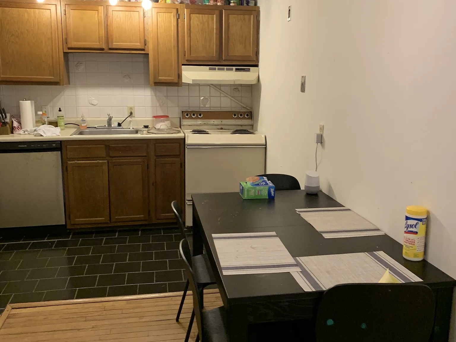 2 bed, 1.0 bath, $2,500 — Photo 3