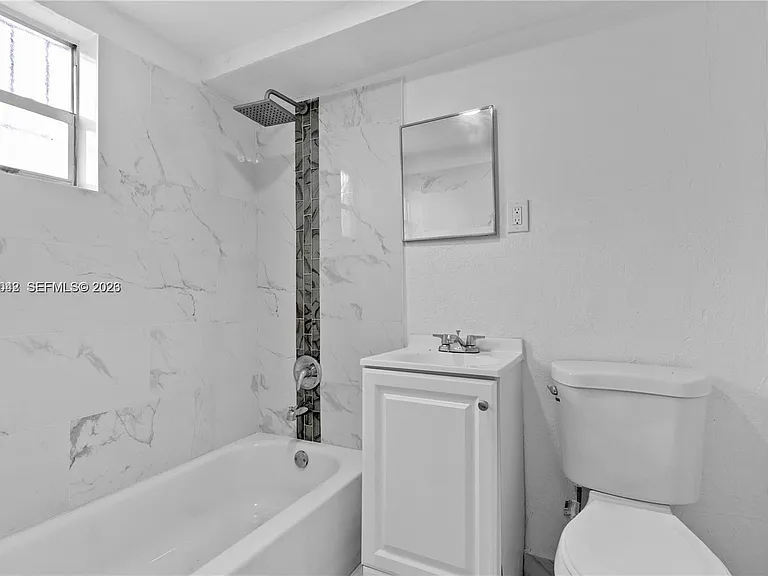 1445 NW 2nd Ave #3 — Photo 7