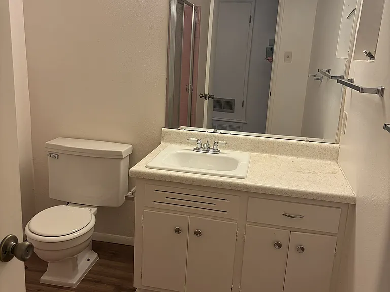 The Hibiscus Biltmore Apartments — Photo 25