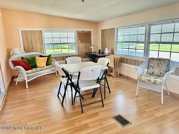 3rd image of 1130 Navajo Dr