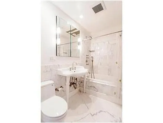 Rented by Douglas Elliman | media 14