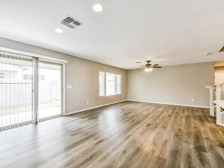 825 S Swallow Ln — Photo 5