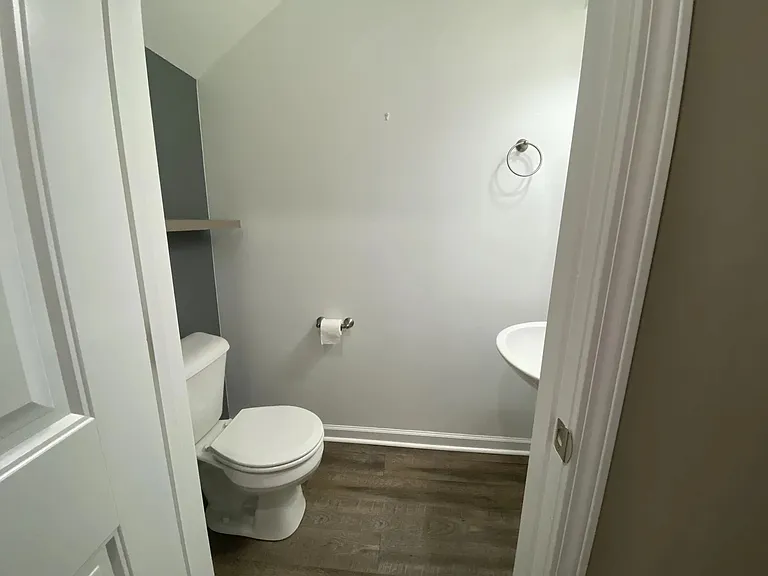 135 Country Ln — Photo 9