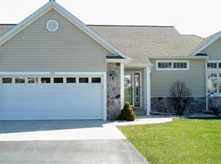 109 Stony Ridge Ct, Hillsdale, MI 49242