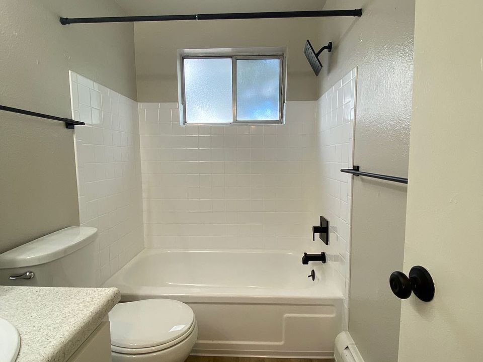 2nd image of 68 Garden Ctr #109
