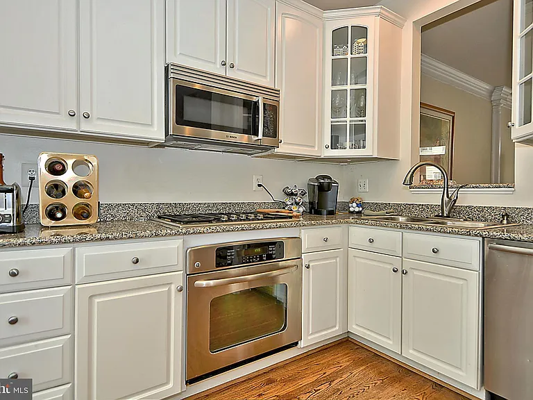 720 Battery Pl — Photo 4