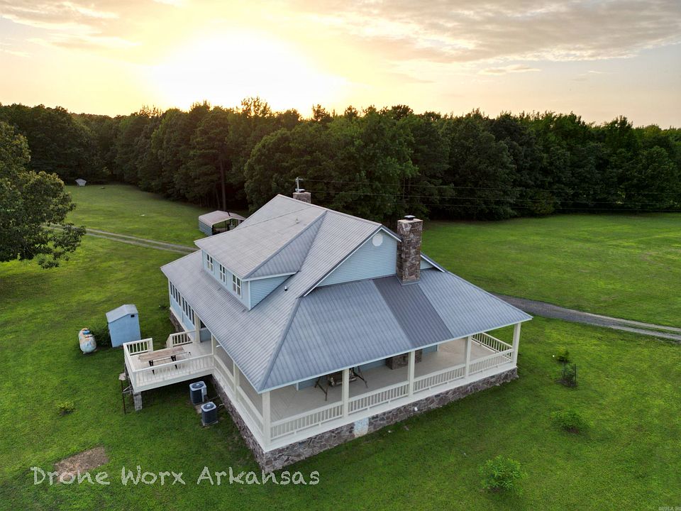 1st image of 676 Diamond Dr