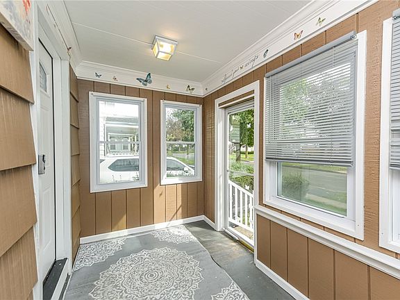 5th image of 71 Sunset St