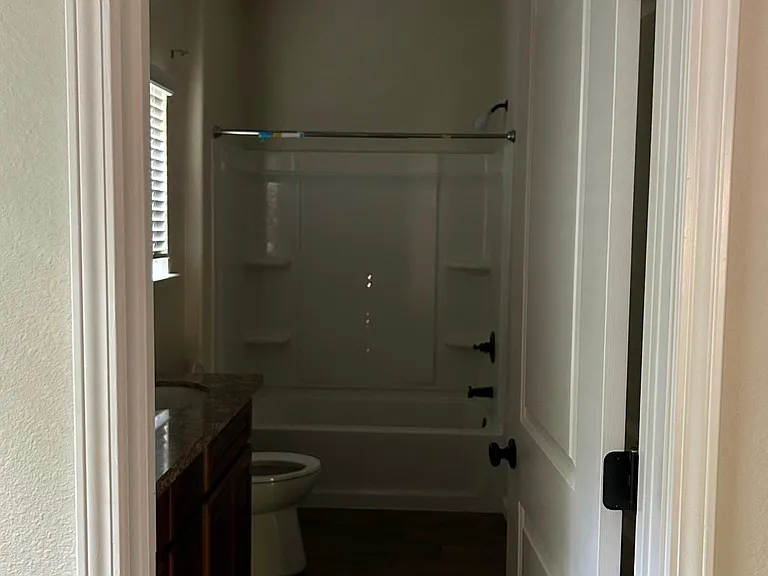 220 Danielson Ln — Photo 2