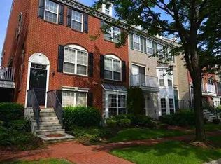 2 Society Hill Dr N, Jersey City, NJ 07305