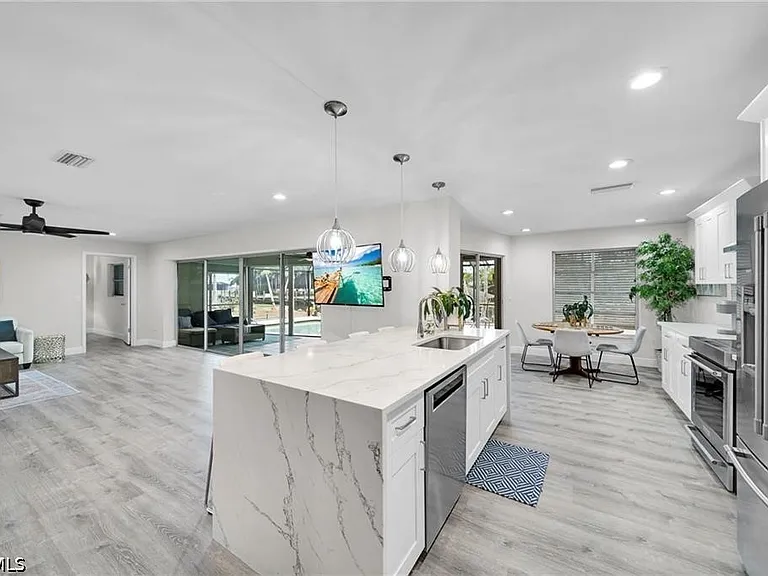 1138 Lucerne Ave #1 — Photo 5