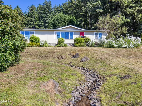 1139 King St, Yachats, OR 97498