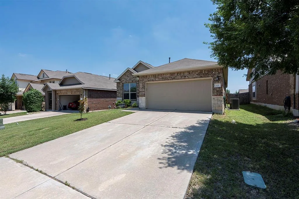3 bed, 1544 sqft, $2,100 — Photo 4