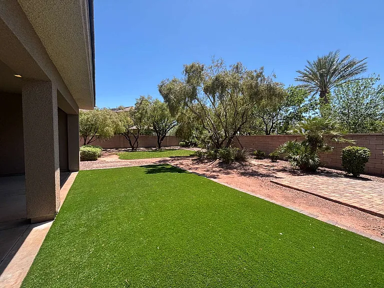 8225 Broad Peak Dr — Photo 20