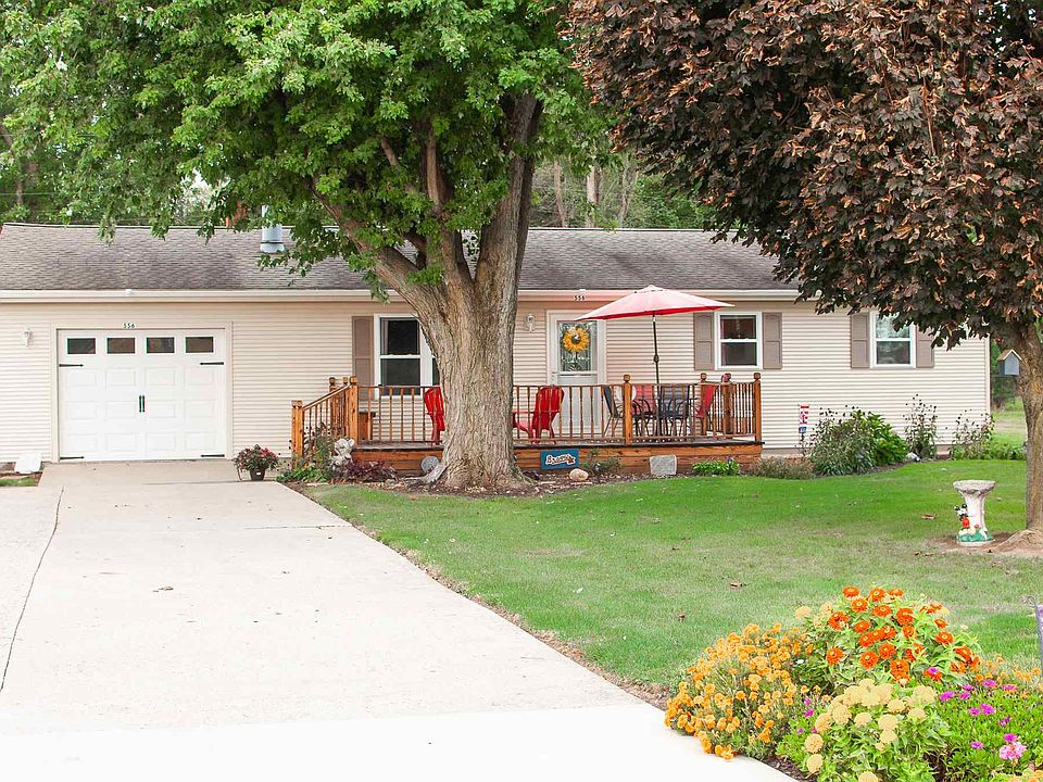1st image of 556 S Elm St
