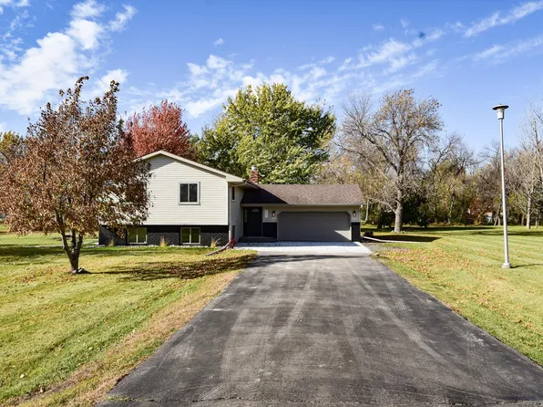 4540 Adams Dr N, Reiles Acres, ND 58102