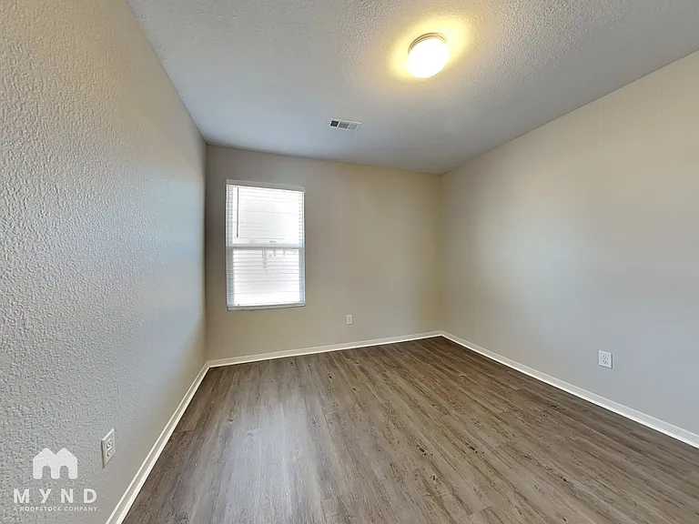 104 Palm St — Photo 9