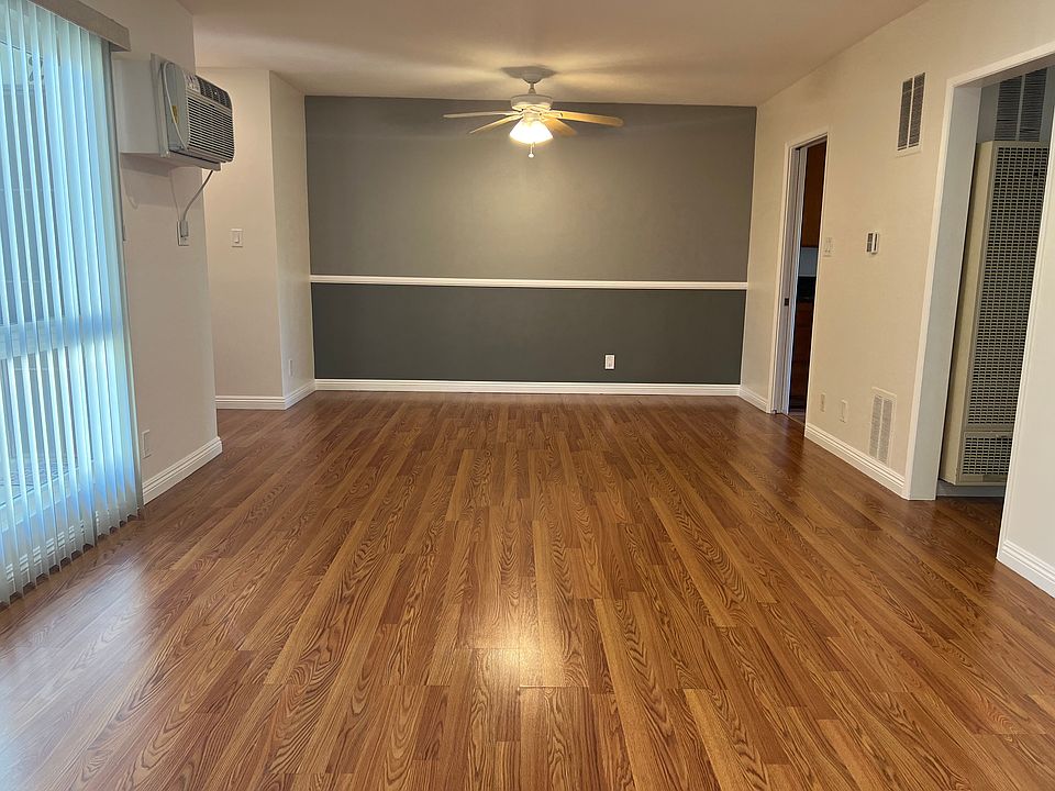 1st image of 13423 Burbank Blvd APT 21