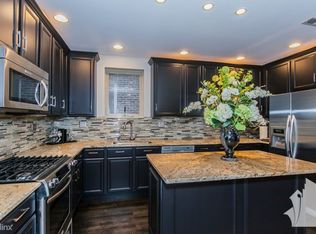 308 W Evergreen Ave APT 3, Chicago, IL 60610