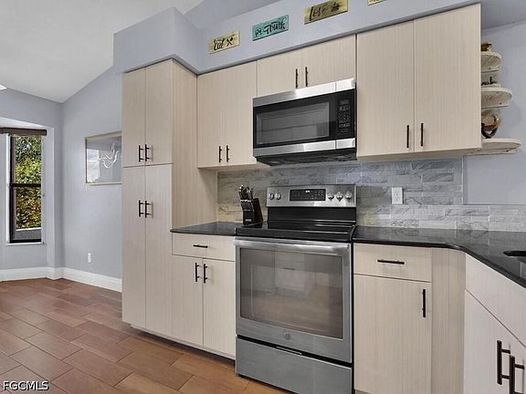 5th image of 6611 Southwell Dr