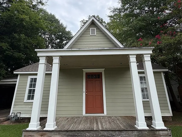 207 Goodman Pl — Photo 2