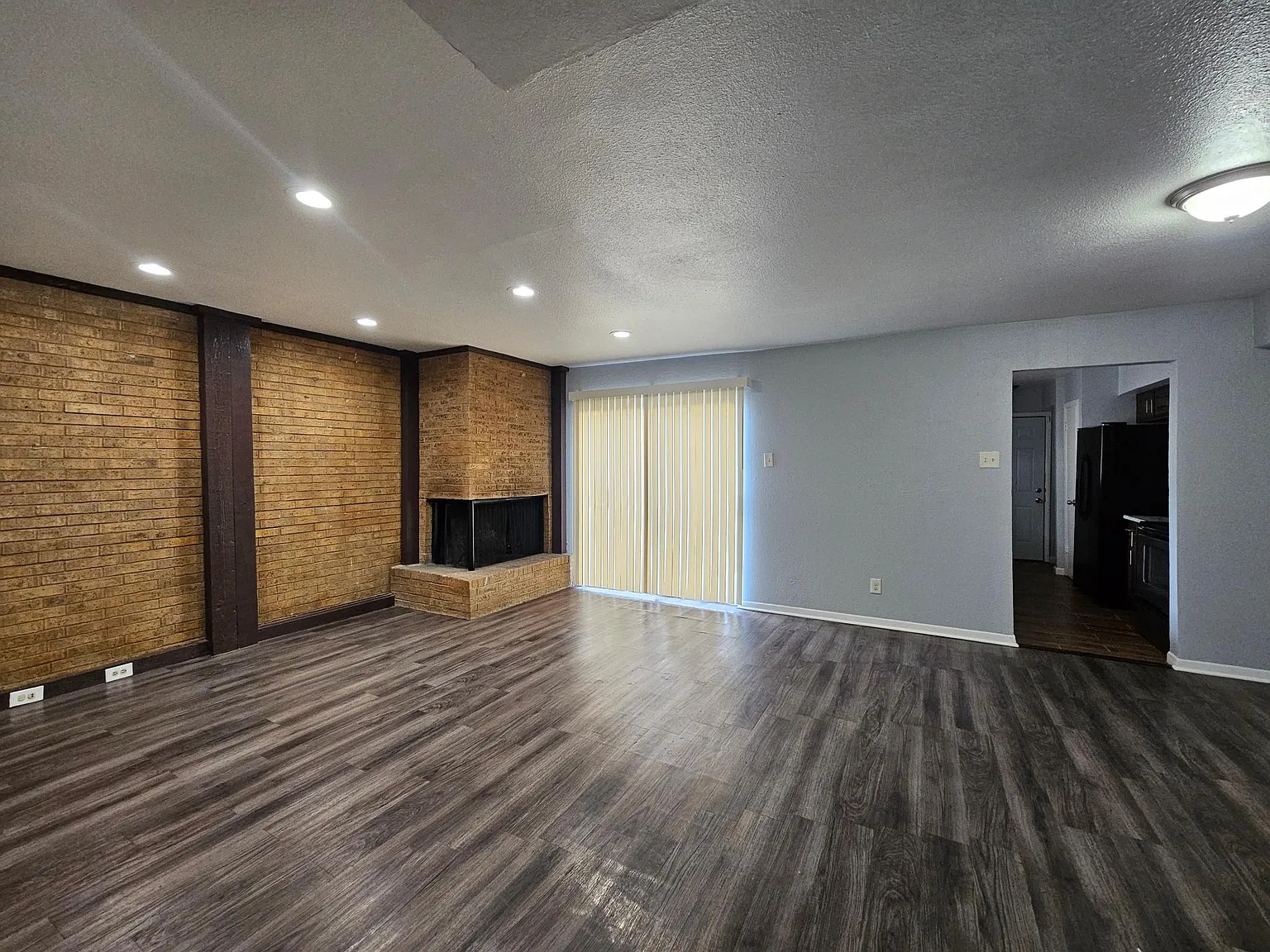 4 bed, 1700 sqft, $2,075 — Photo 2