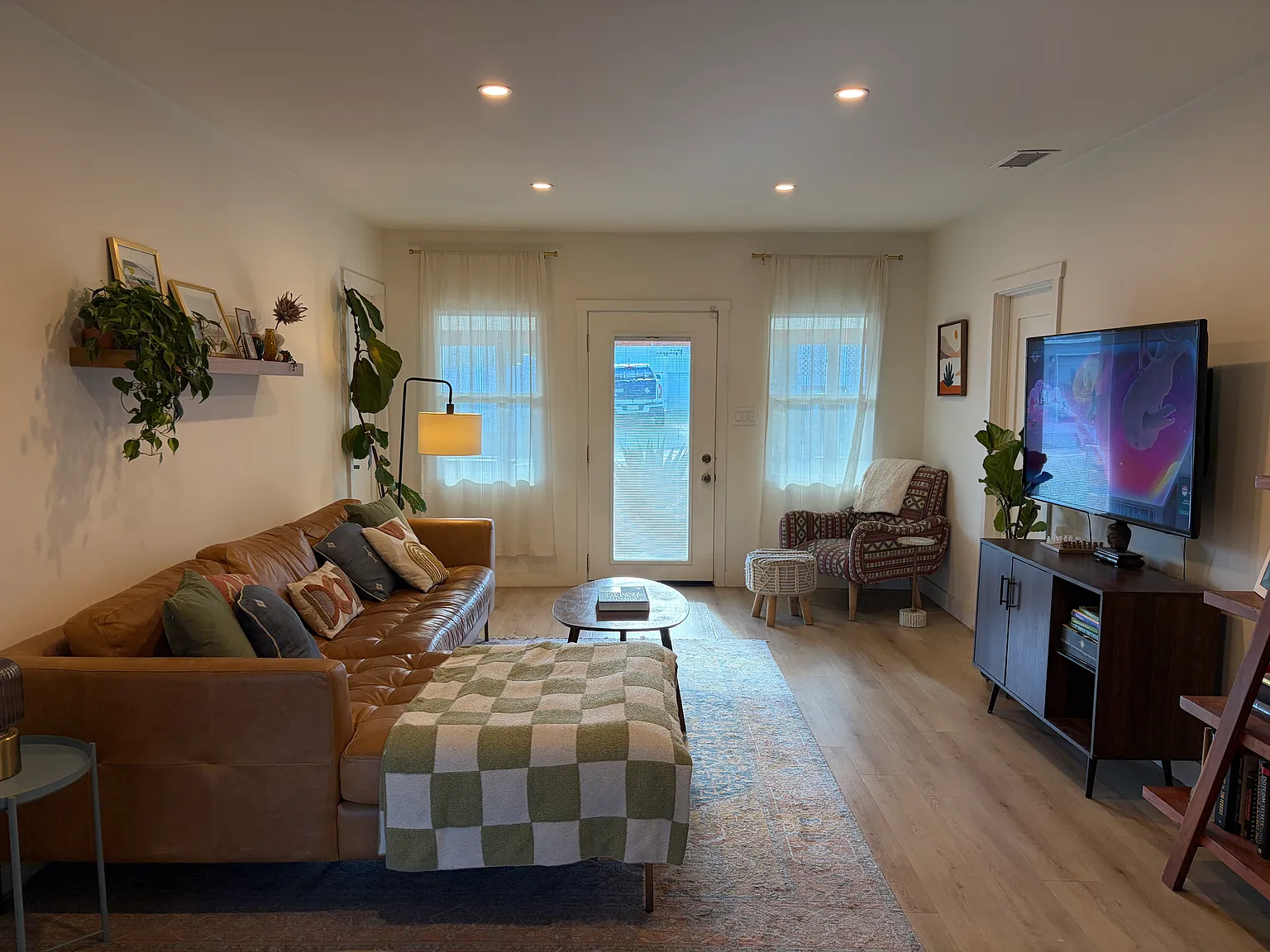 3 bed, 1100 sqft, $3,950 — Photo 4