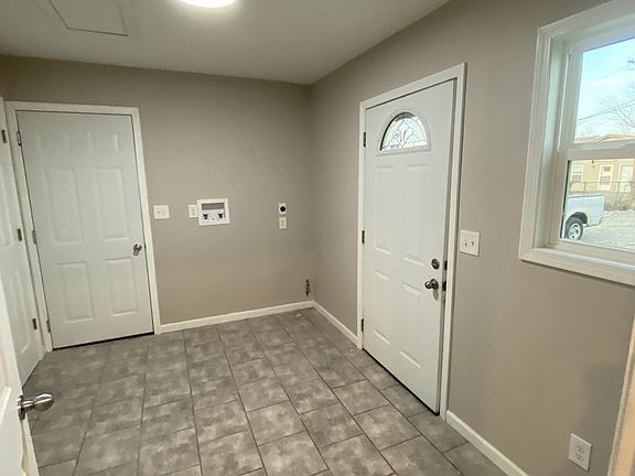 5th image of 218 S Donk Ave