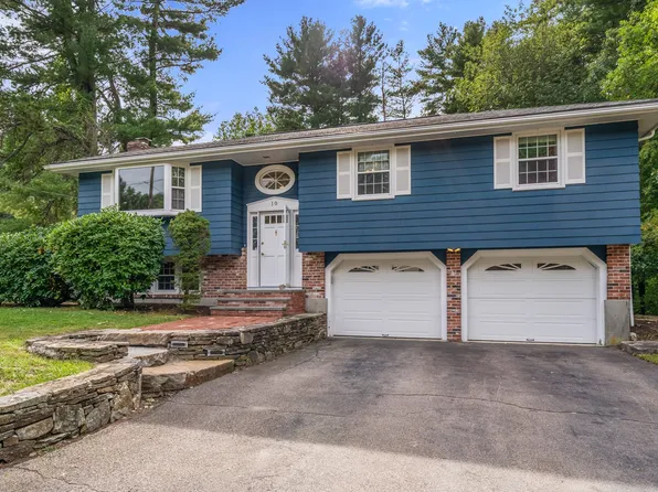 10 Millbrook Dr, Plainville, MA 02762