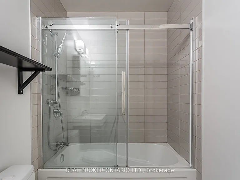 180 Enterprise Blvd #610 — Photo 24