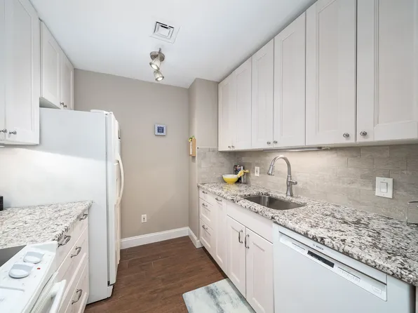 201 Shearwater Ct West image 6 of 29