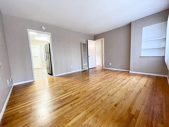 5th image of 4276 Campus Ave #1/2