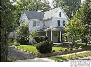 68 Allen St, Rumson, NJ 07760