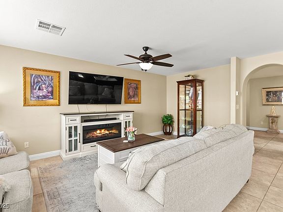 2nd image of 10262 Headrick Dr