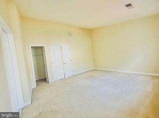 2457 Fox Stream Ln, Herndon, VA 20171