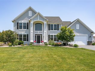 1258 Thistleberry Ln, Webster, NY 14580