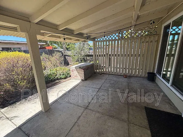 944 Bridgewood Way — Photo 40