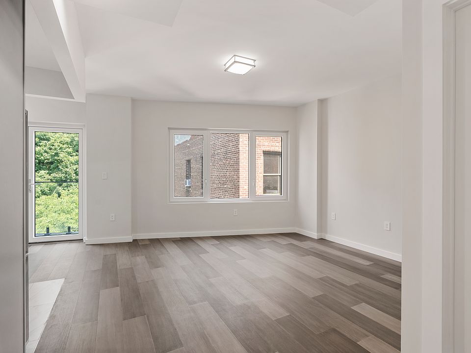 1st image of 112 Seaman Ave #7C