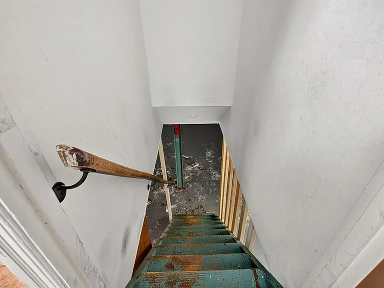 10328 Dudley Dr — Photo 30