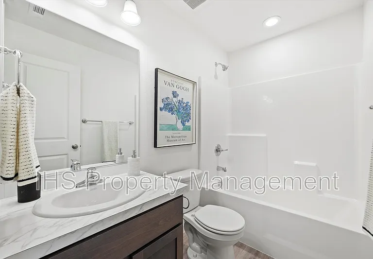 4732 W Quinault Ave — Photo 20