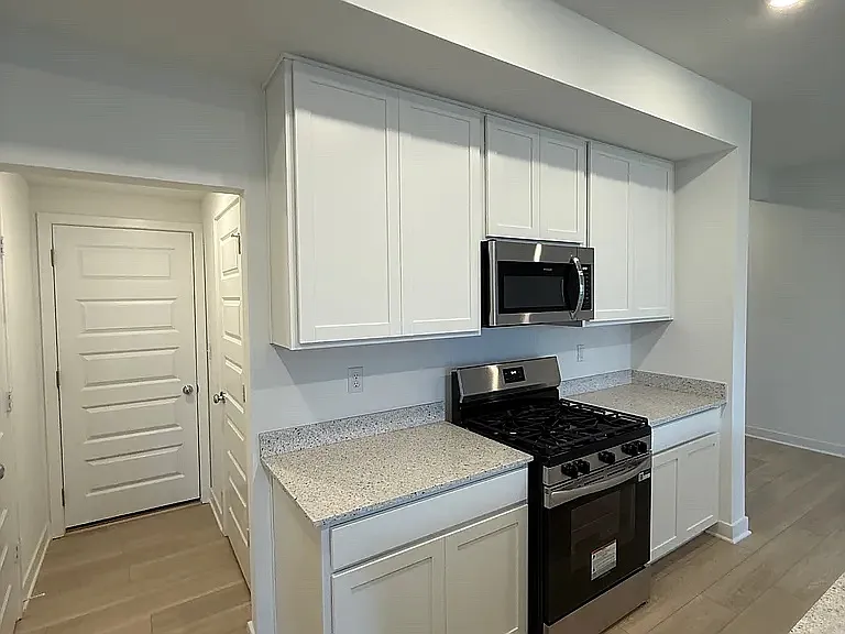 15162 Farrington Way — Photo 4