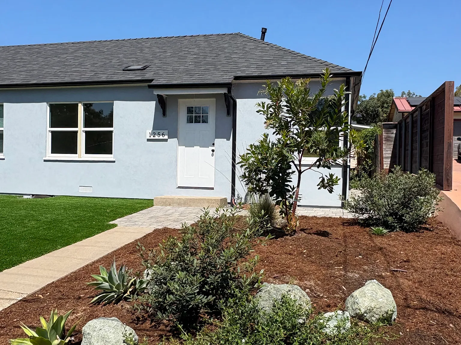 2 bed, 650 sqft, $3,000 — Photo 4