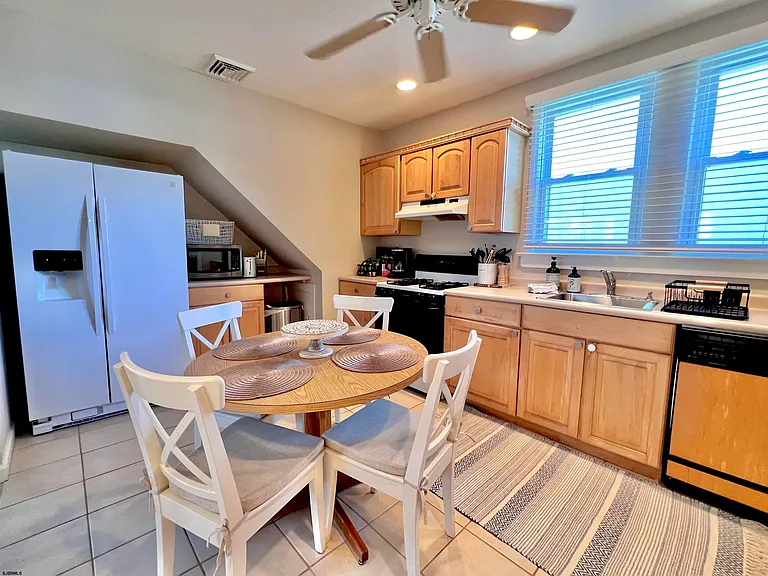 7407 Ventnor Ave — Photo 21