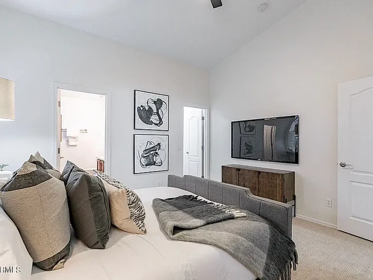 38645 N Lamar Dr — Photo 14