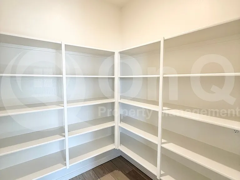 2980 E Augusta Ave — Photo 18