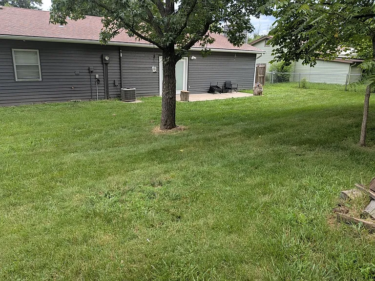 3316 Sherwood Dr — Photo 3