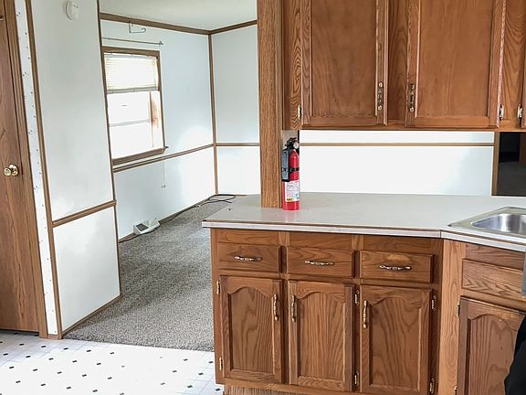 2nd image of 1201 8th St NE Trailer 2
