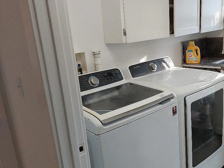 1032 Mansfield St — Photo 7