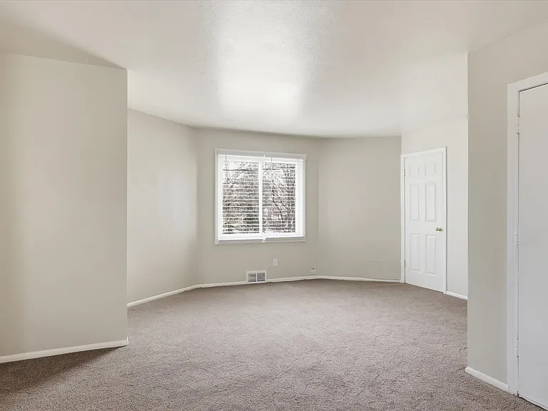 101 W Meinecke Ave #105 — Photo 3